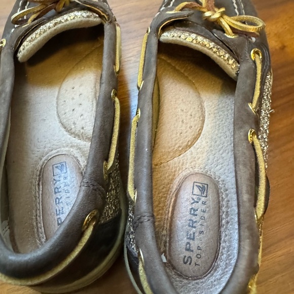 Sperrt Boat Shoes with Gold Accents.  Sized Women’s 5.5 - Picture 5 of 7